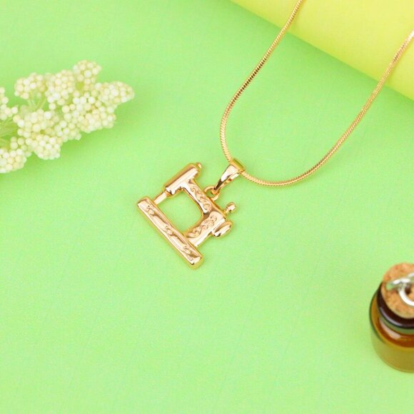 "Vintage Sewing Machine Rose Gold Pendant for Craft Lovers, XPPT1384 - Picture 4 of 13